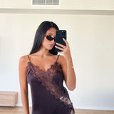 גופיית סאטן שילוב תחרה חומה