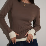 חולצה ניקי חומה שילוב שמנת