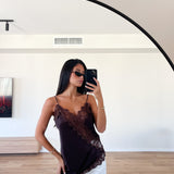 גופיית סאטן שילוב תחרה חומה