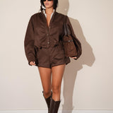 חליפת שורט זמש חומה